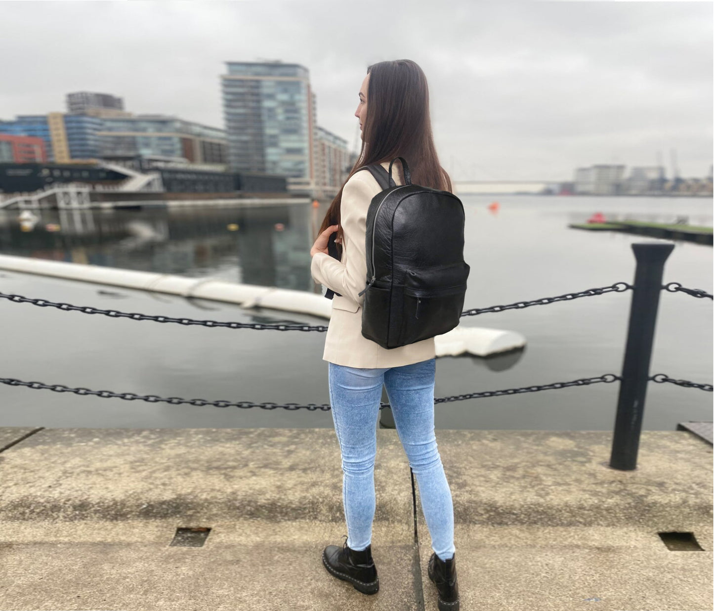 For The Modern Professional Woman On The Go, This Black Leather Backpack Effortlessly Combines Elegance And Function. Its Sleek Design, Spacious Interior, Anti-theft Pocket, And Padded Straps Make It Perfect For Commutes, Travel, Or Coffee Shop Work. A Versatile, Stylish Choice For Students, Digital Nomads, Or Entrepreneurs. Whether As A Personalized Or Customized Accessory, It Also Makes A Thoughtful Graduation Gift, Birthday Gift, Or Everyday Essential For Women.