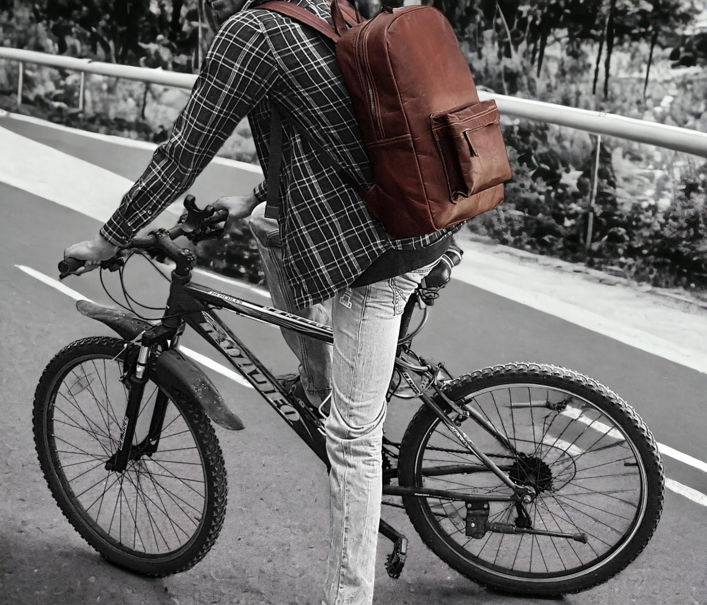 Crafted From Premium Full-grain Leather, This Executive Backpack Blends Timeless Style With Modern Functionality. Designed For Professionals On The Go, It’s An Ideal Personalized Or Customized Gift Men And Women—perfect As A Graduation Birthday Gift. Sleek Silhouette Fits 17" Laptop, Dedicated Slots Phone, Business Cards, Accessories. Padded Shoulder Straps Secure Zip Closure Ensure Comfort Protection, Whether Commuting Traveling.